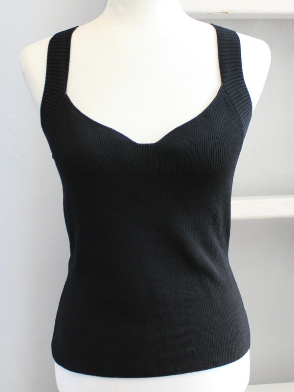 Black Ribbed Knit Tank Top - Women - Picture 2 of 10